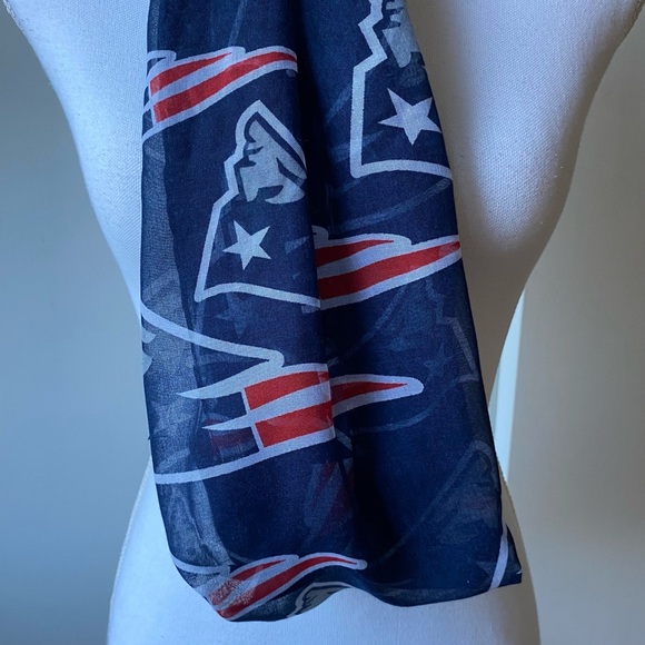 New England Patriots Infinity Scarf Football  Sheer Red Blue Pats Logo EUC NFL - Picture 4 of 14